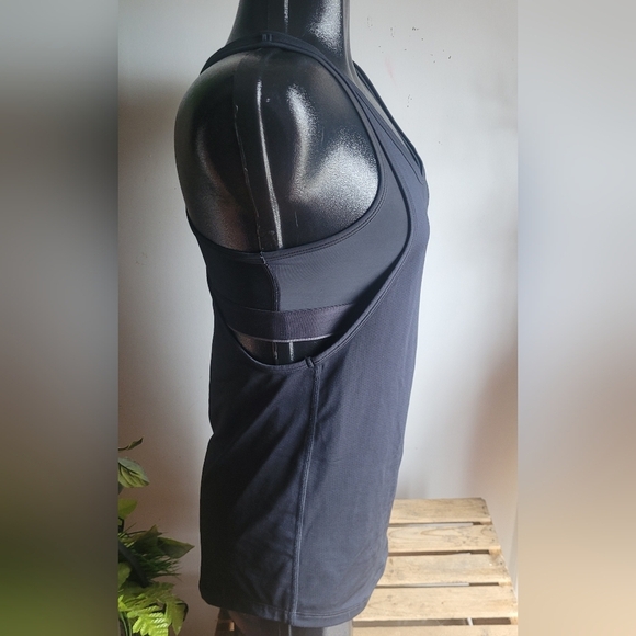 Under Armour Black Tank Top with Shelf Bra - Picture 5 of 6